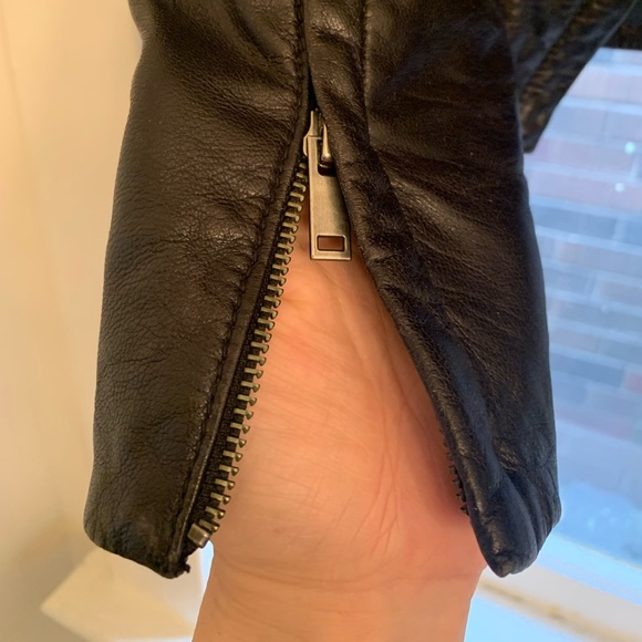 Danier Leather Bomber Jacket - Picture 4 of 7